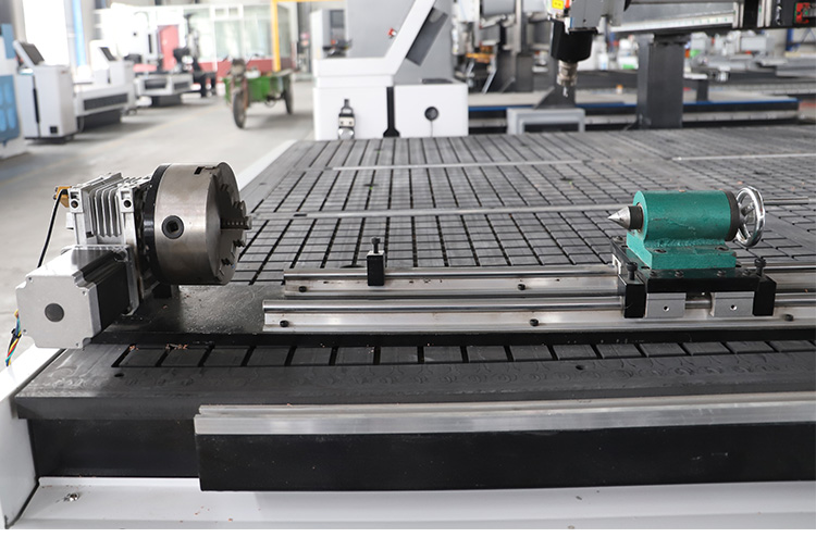 Machine CNC en bois &agrave; 4 axes