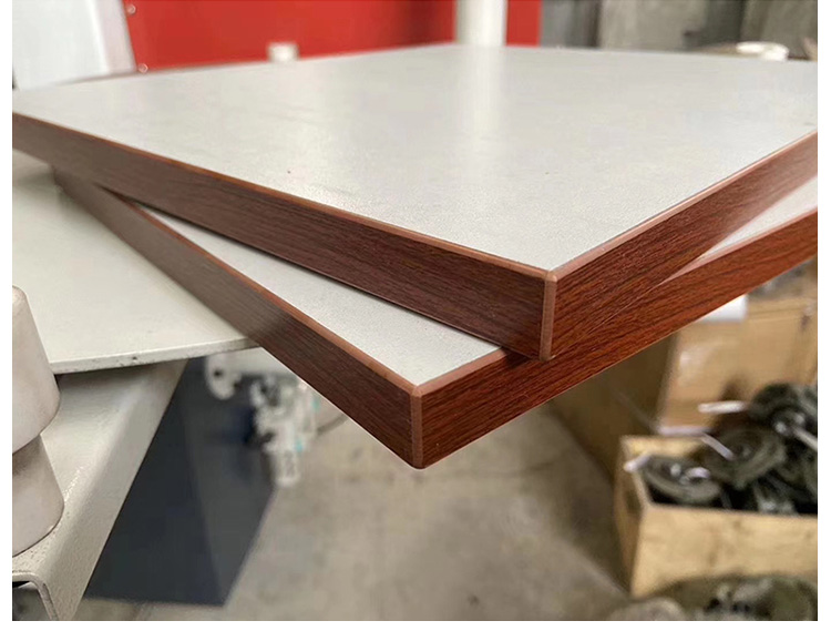 Bordure de l'armoire