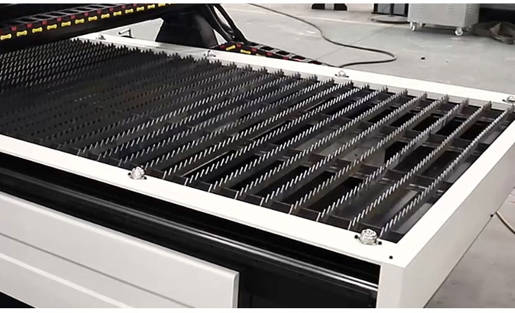 Plate-forme de coupe-plasma