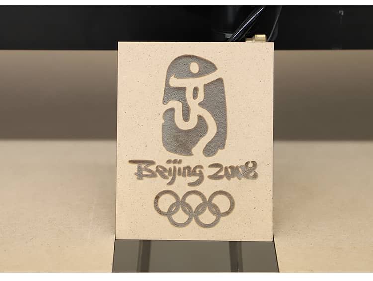 Machine de coupe de gravure au laser CO2