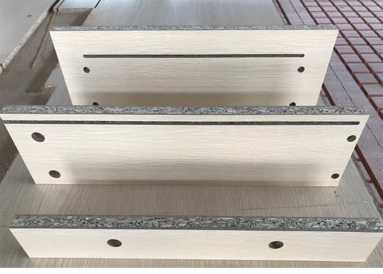 Meubles en bois faisant la machine