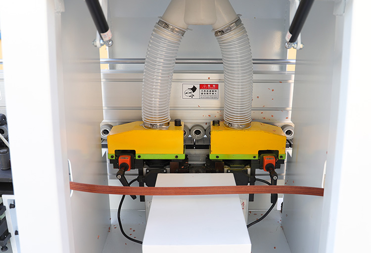 Machine &agrave; bord du bois 