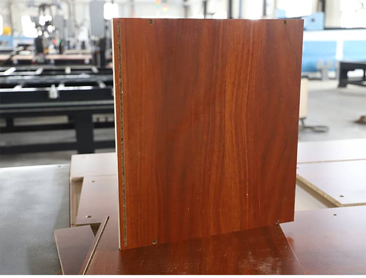 &Eacute;quipement de fabrication de l'armoire