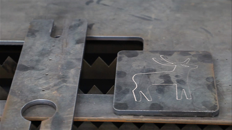 Coupe de m&eacute;tal