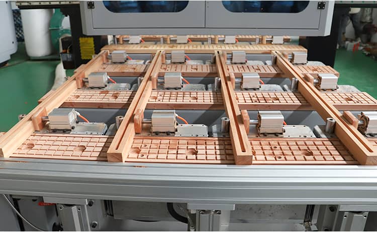 CNC Machine &agrave; sous en bois massif 23