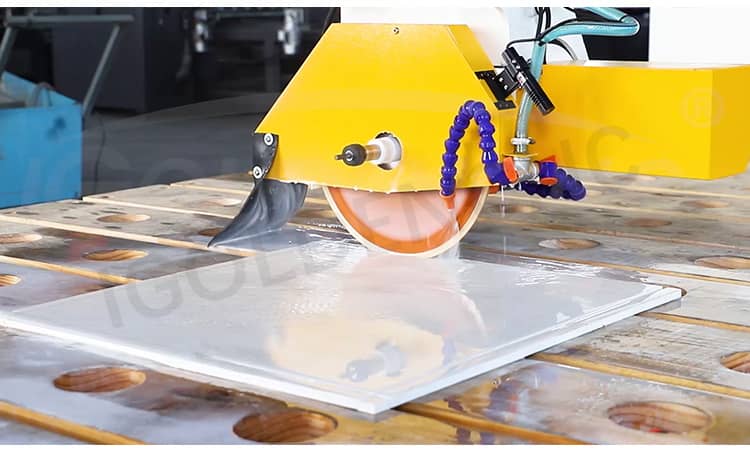 machine d&eacute;coup&eacute;e en granit