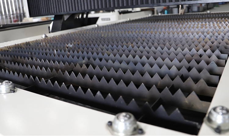 Cutter de plasma m&eacute;tallique