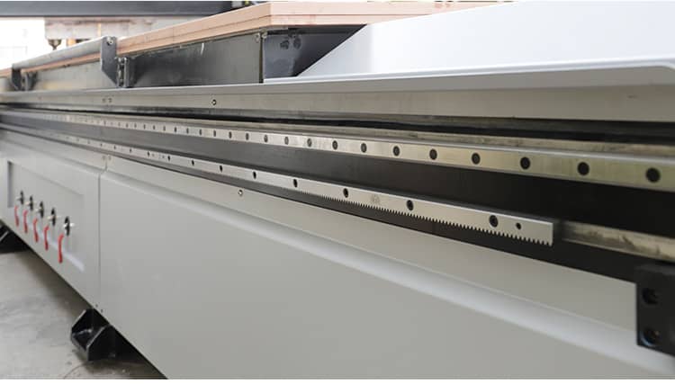 Machine de d&eacute;coupe du tableau MDF