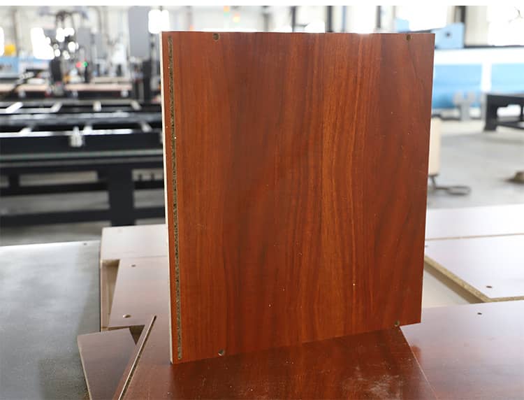 Machine &agrave; d&eacute;couper en bois CNC &agrave; vendre