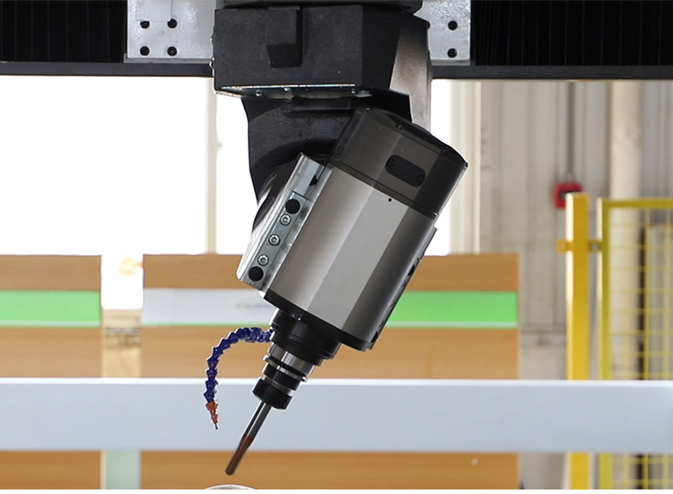 Machine de routeur ATC CNC &agrave; 5 axes