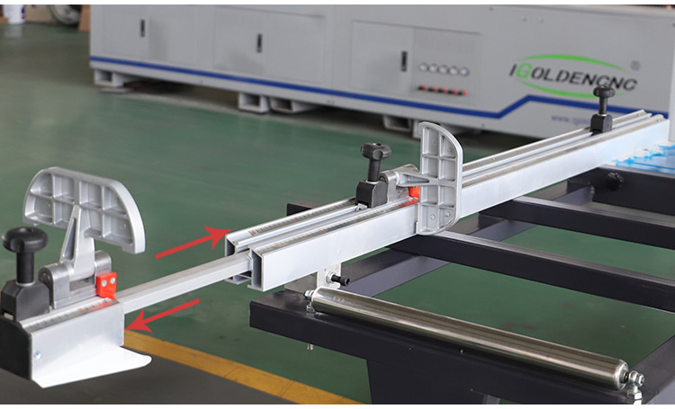 panneau coulissant scie machine Price