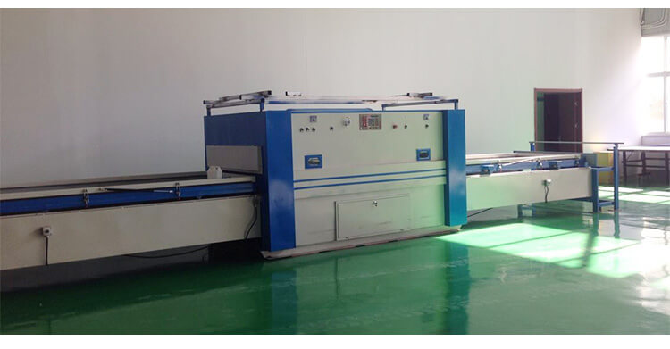 Machine &agrave; vide automatique en bois