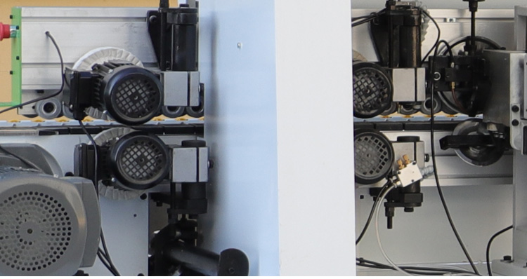 Machine &agrave; bord du bois 