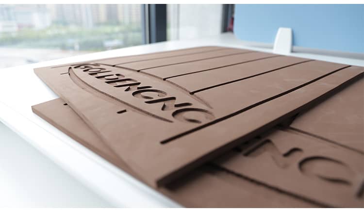 1 machine de coupe en plastique